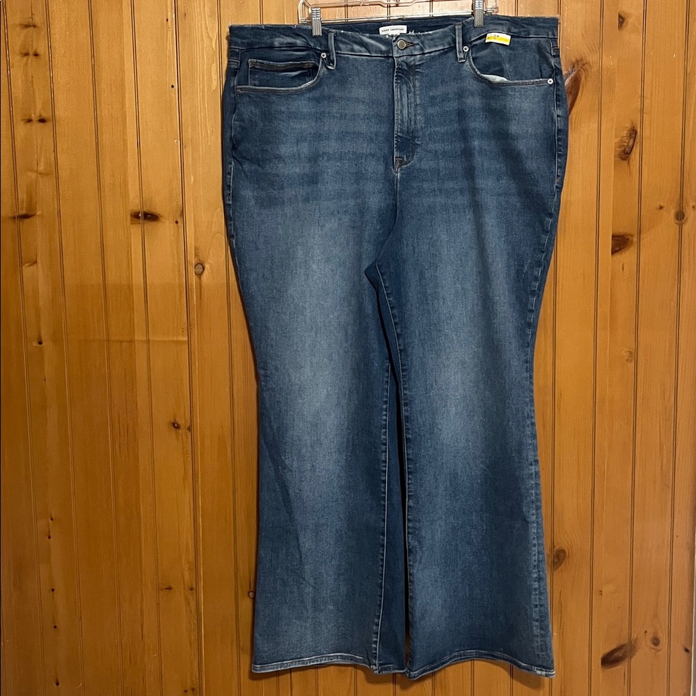 Good American Good Classic Slim Bootcut Jeans - Picture 4 of 10